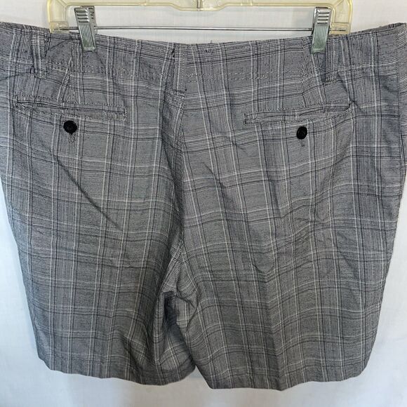 Champs Sports Golf Shorts Mens Size 38 Gray Striped Inseam 10 Rise 13 Zip Fly - Picture 8 of 12